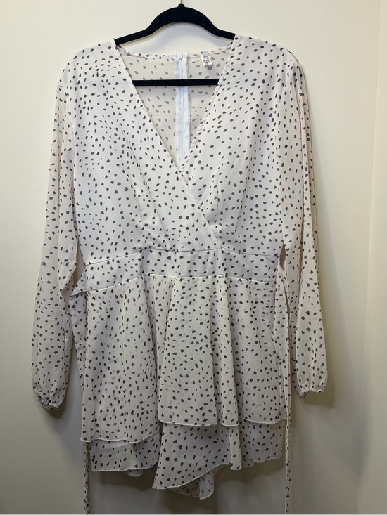 Amazon Essentials Pants - Womens Cream & Black Polka Dotted Long-Sleeve V-Neck Tiered Romper Size Large